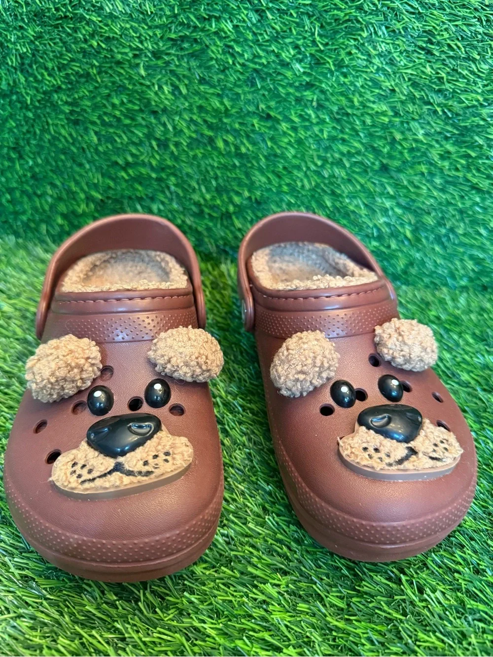 Crocs youth boys I Am Bear Brown Clog Shoes size 2Y